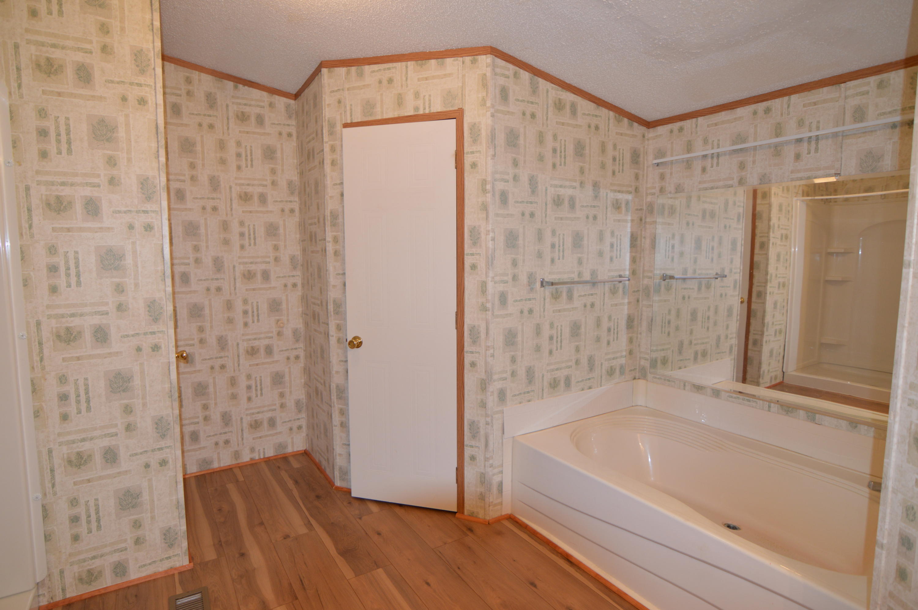 208 Northwest Bazel Road Harriman, TN 37748 - Photo 12 of 37 Master Bath