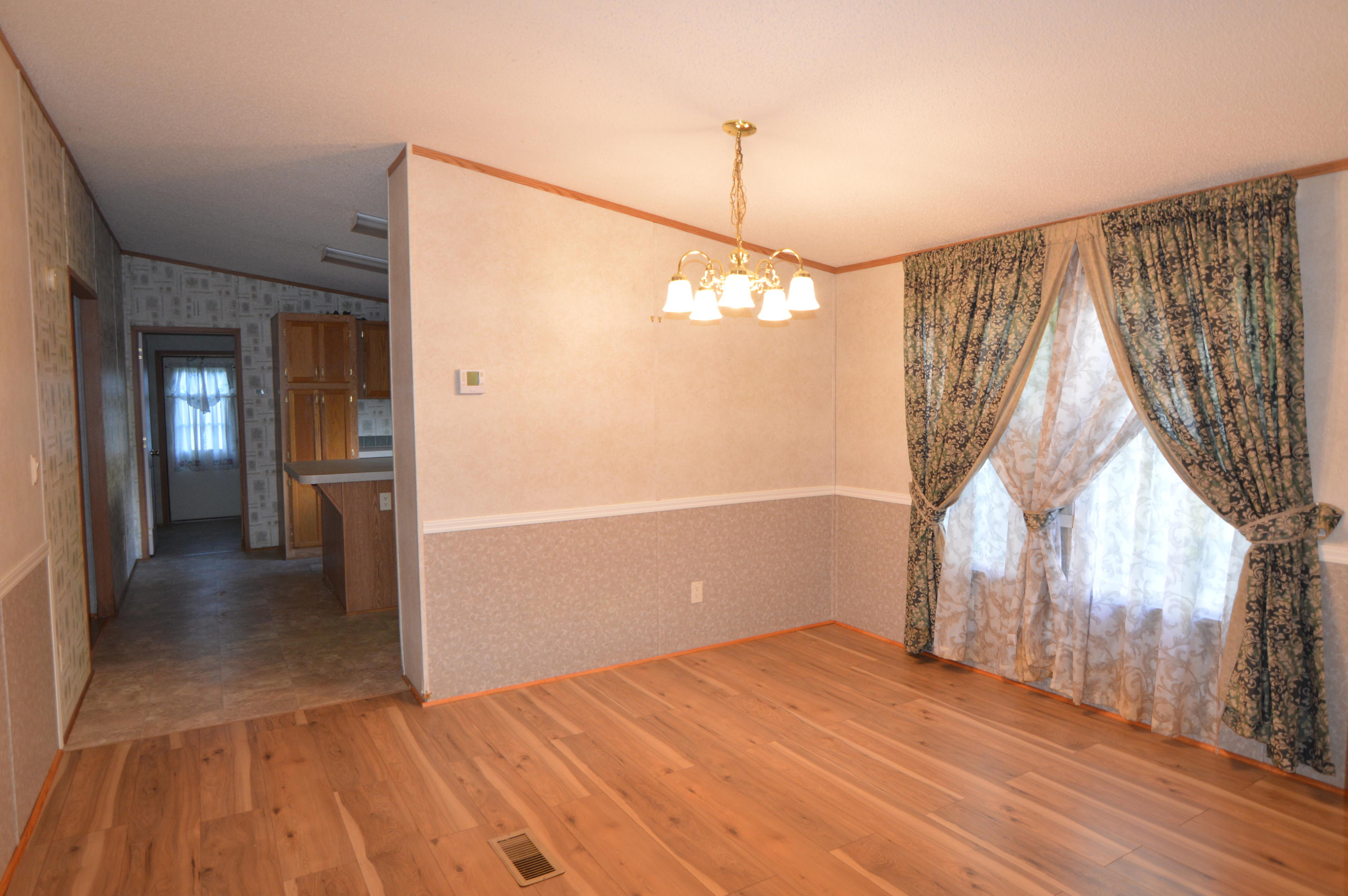 208 Northwest Bazel Road Harriman, TN 37748 - Photo 17 of 37 Dining Room