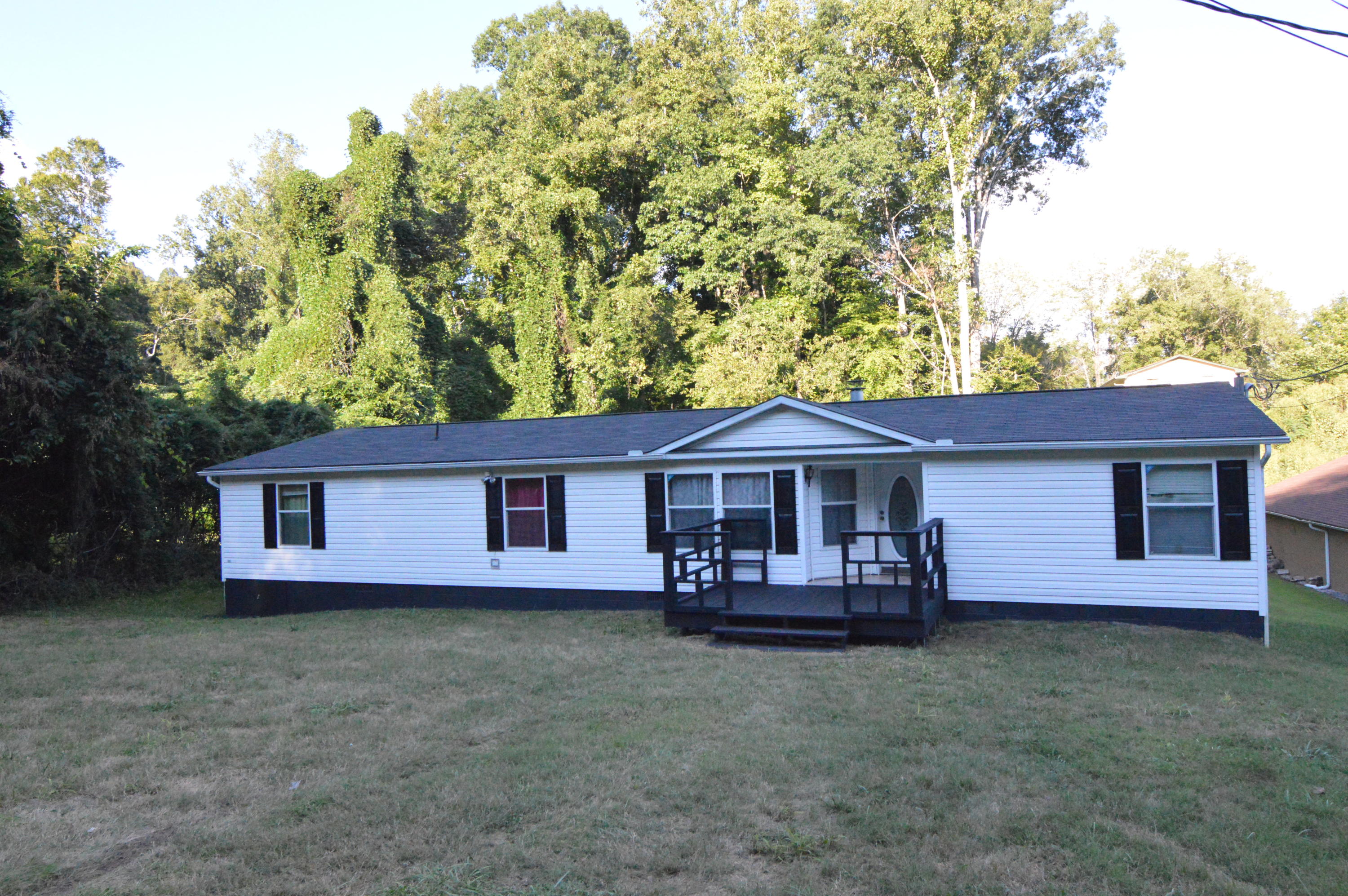 208 Northwest Bazel Road Harriman, TN 37748 - Photo 29 of 37 Front