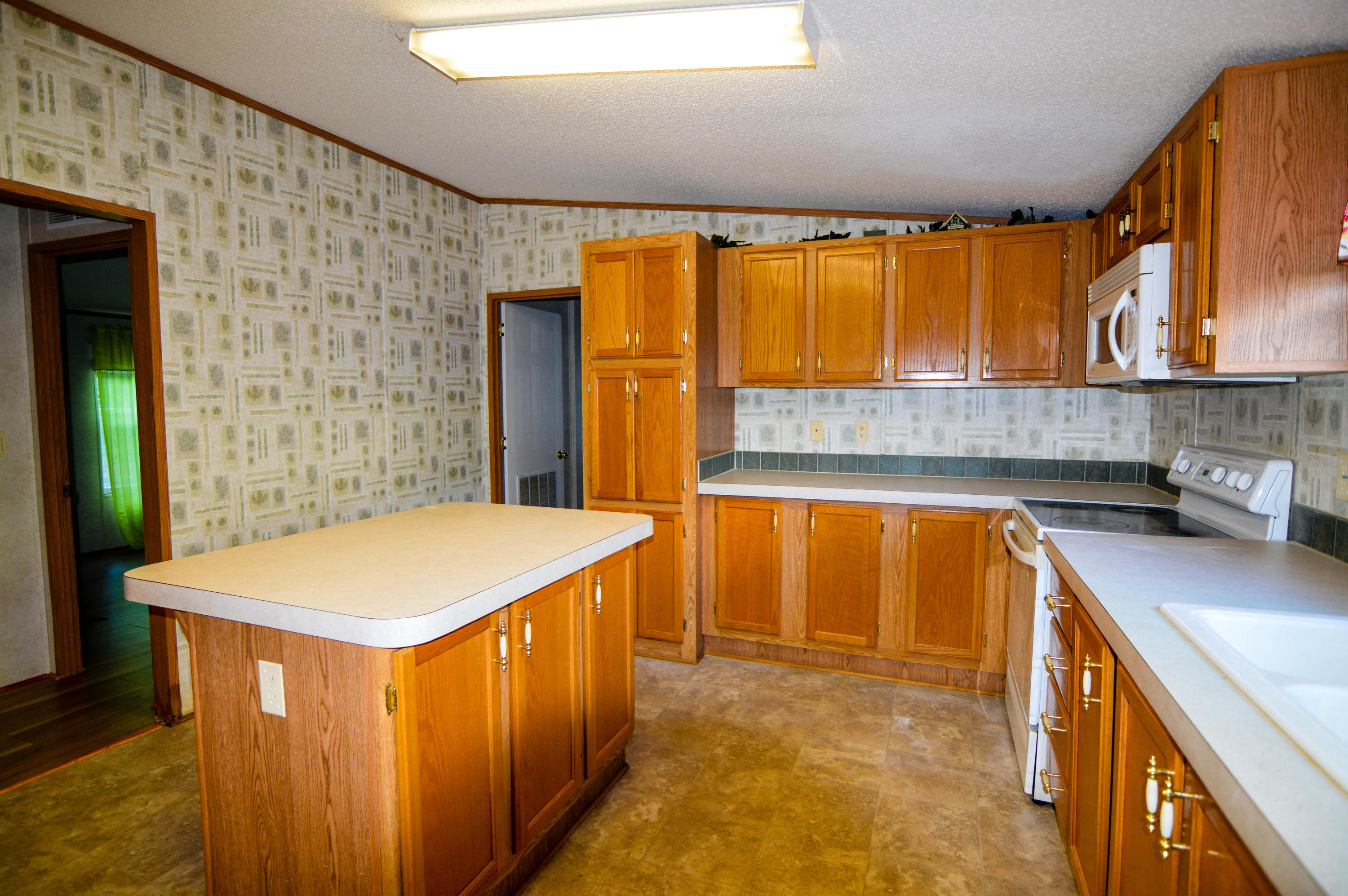 208 Northwest Bazel Road Harriman, TN 37748 - Photo 36 of 37 Kitchen