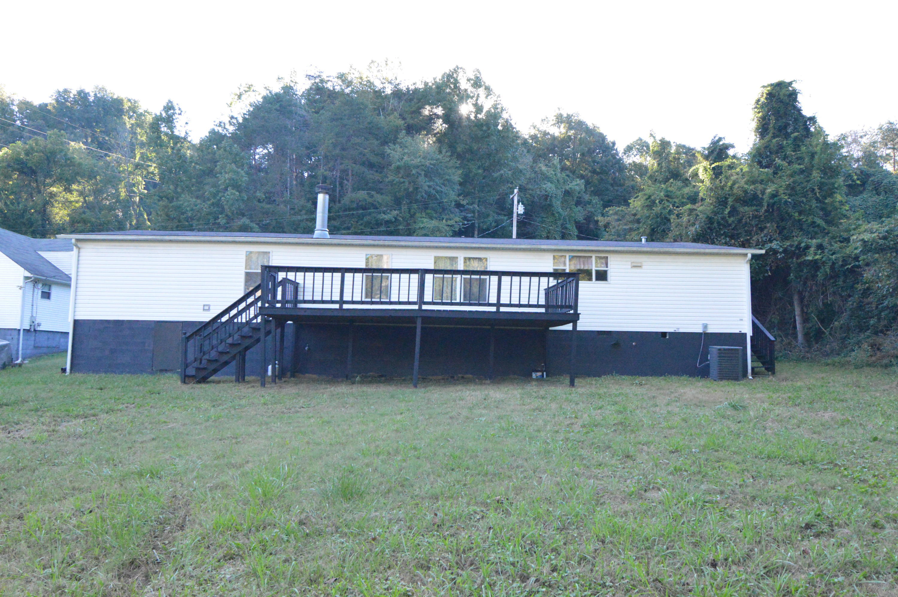 208 Northwest Bazel Road Harriman, TN 37748 - Photo 9 of 37 Back