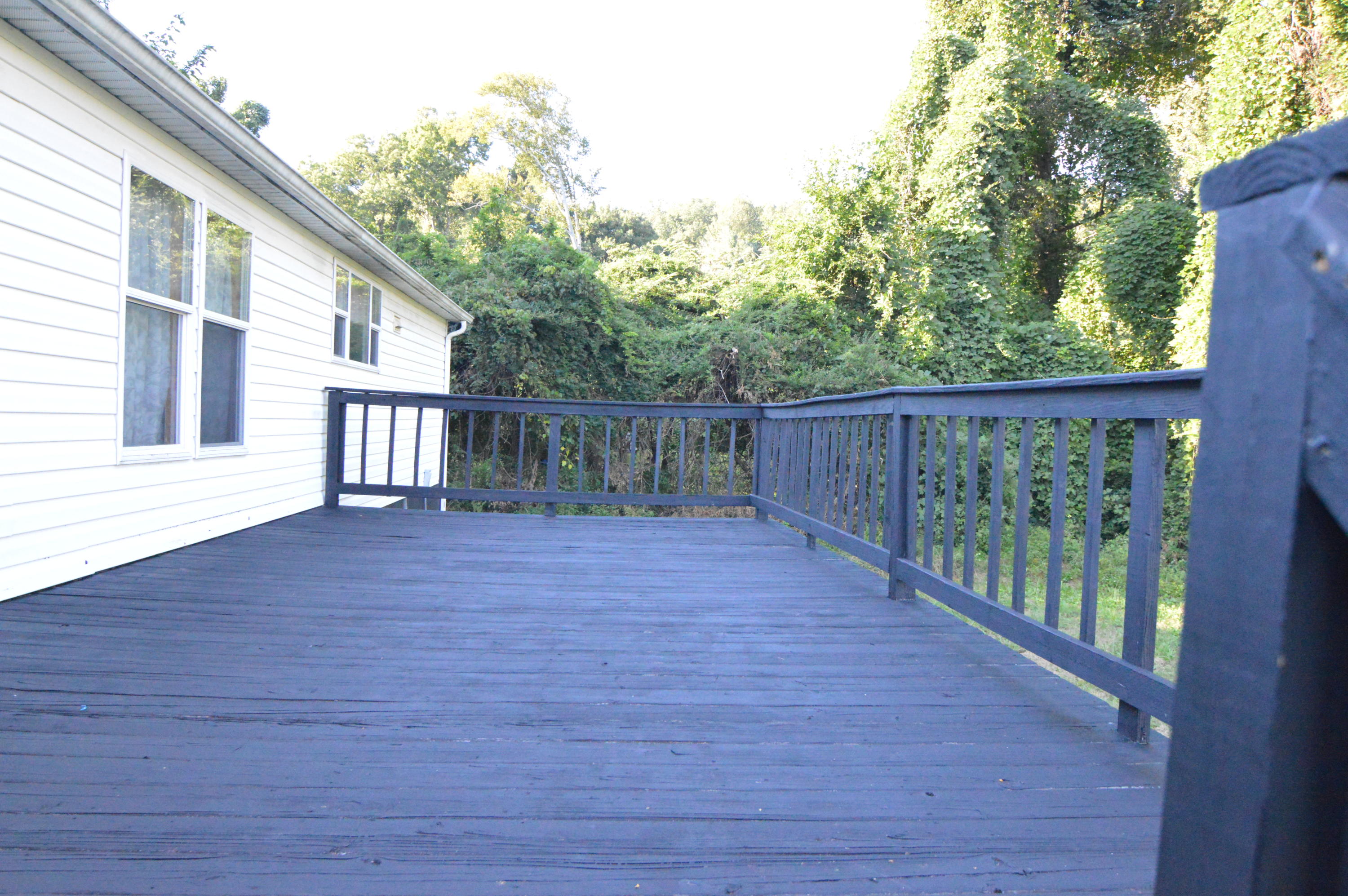 208 Northwest Bazel Road Harriman, TN 37748 - Photo 10 of 37 Oversize Deck