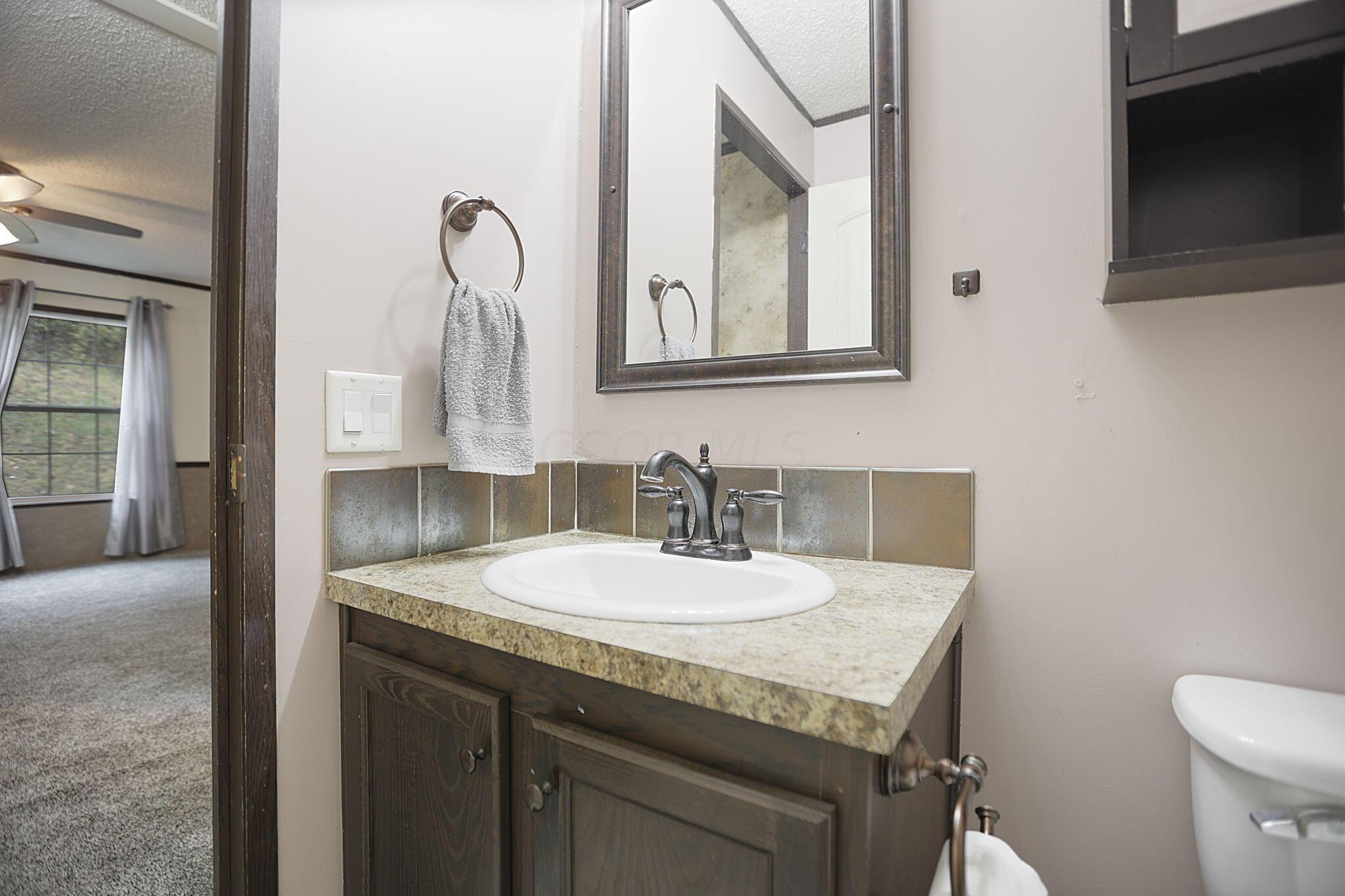 4015 Leffler Road Roseville, OH 43777 - Photo 35 of 93 Bathroom #1