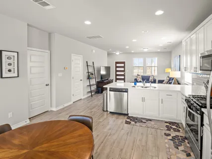 $285,000 | 1901 Artesian Spgs Crossing, Leander, TX 78641