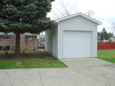 4334 Richfield Road Flint, MI 48506 - Photo 9 of 10 20196388-8.JPG