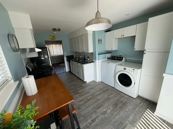 $238,000 | 813 Valley Stream Drive, Unit D, Wheeling, IL 60090