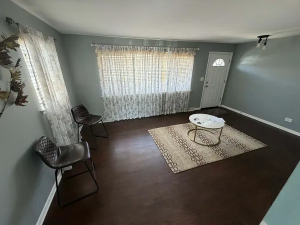 $238,000 | 813 Valley Stream Drive, Unit D, Wheeling, IL 60090