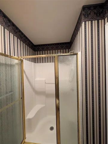 $230,000 | 5401 Hollytree Drive, Unit 1002, Tyler, TX 75703