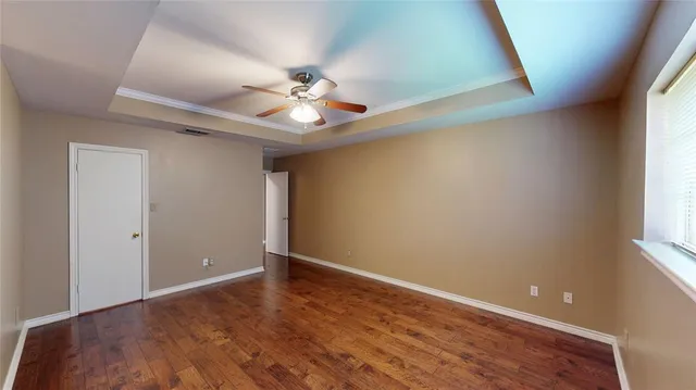 $230,000 | 5401 Hollytree Drive, Unit 1002, Tyler, TX 75703