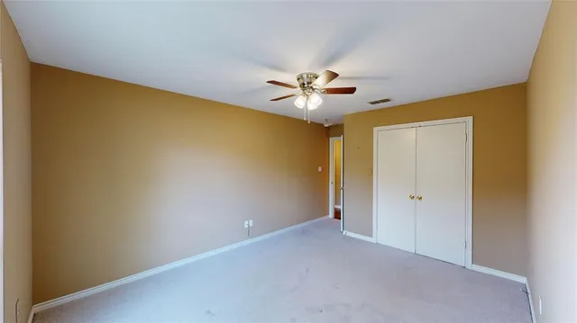 $230,000 | 5401 Hollytree Drive, Unit 1002, Tyler, TX 75703