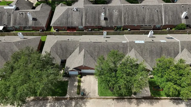 $230,000 | 5401 Hollytree Drive, Unit 1002, Tyler, TX 75703