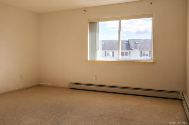 $455,000 | 241 Tamerisk Lane, New Windsor, NY 12553