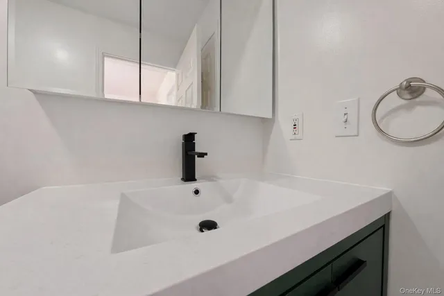 $455,000 | 241 Tamerisk Lane, New Windsor, NY 12553