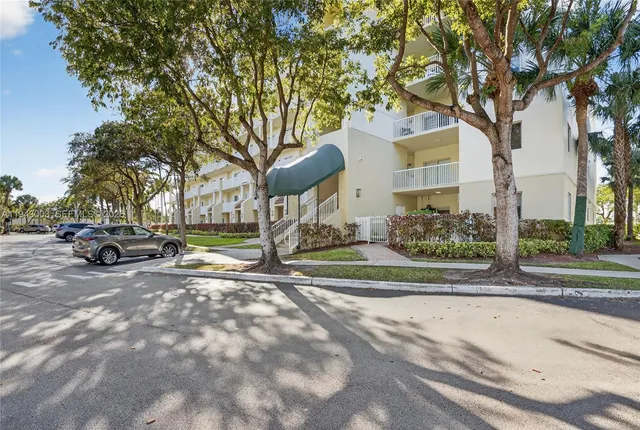 $599,000 | 10710 Northwest 66th Street, Unit 114, Doral, FL 33178