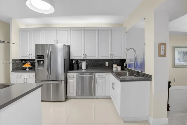 $599,000 | 10710 Northwest 66th Street, Unit 114, Doral, FL 33178