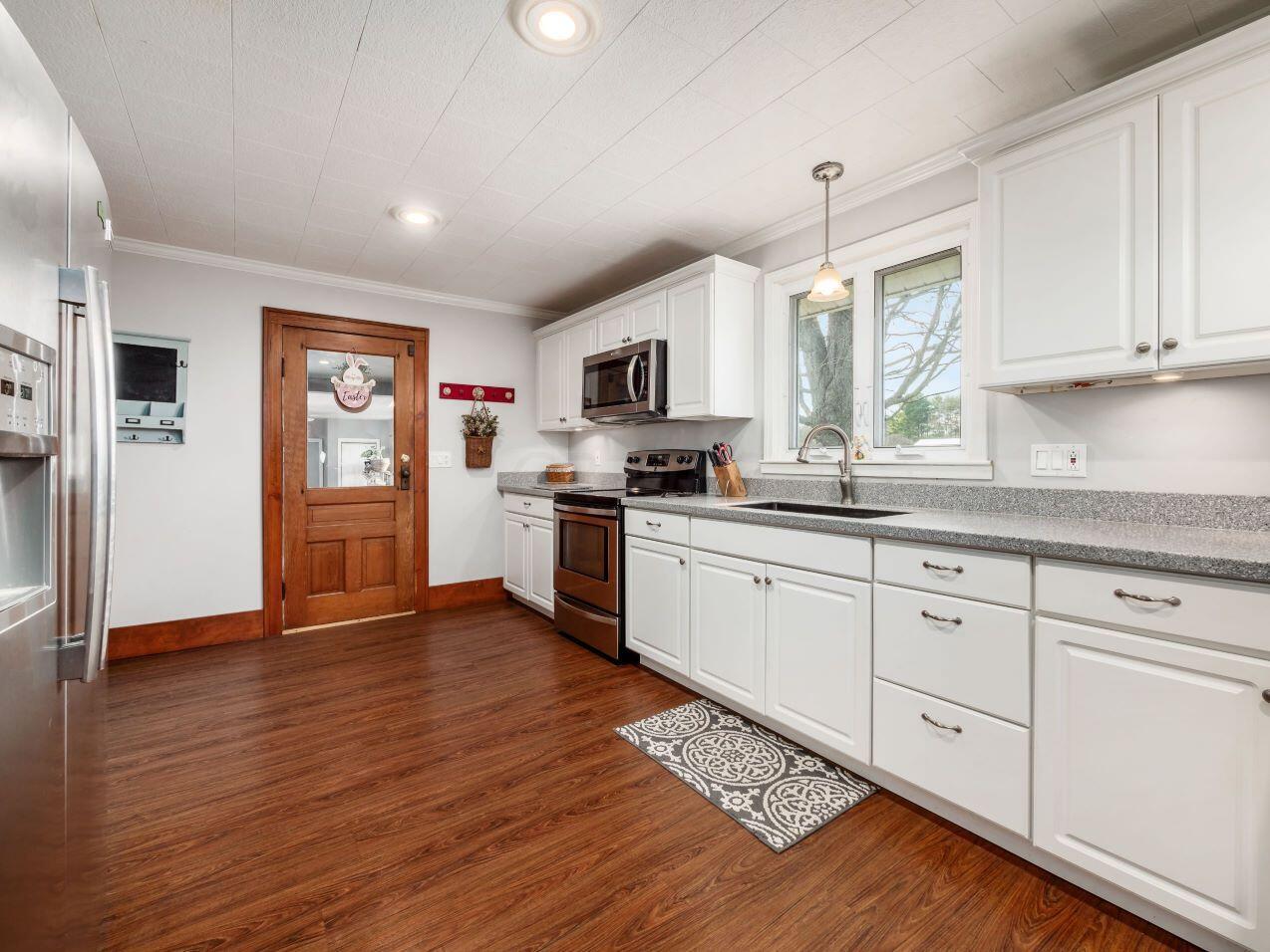 18180 Claypool Road Newark, OH 43056 - Photo 12 of 30 kitchen