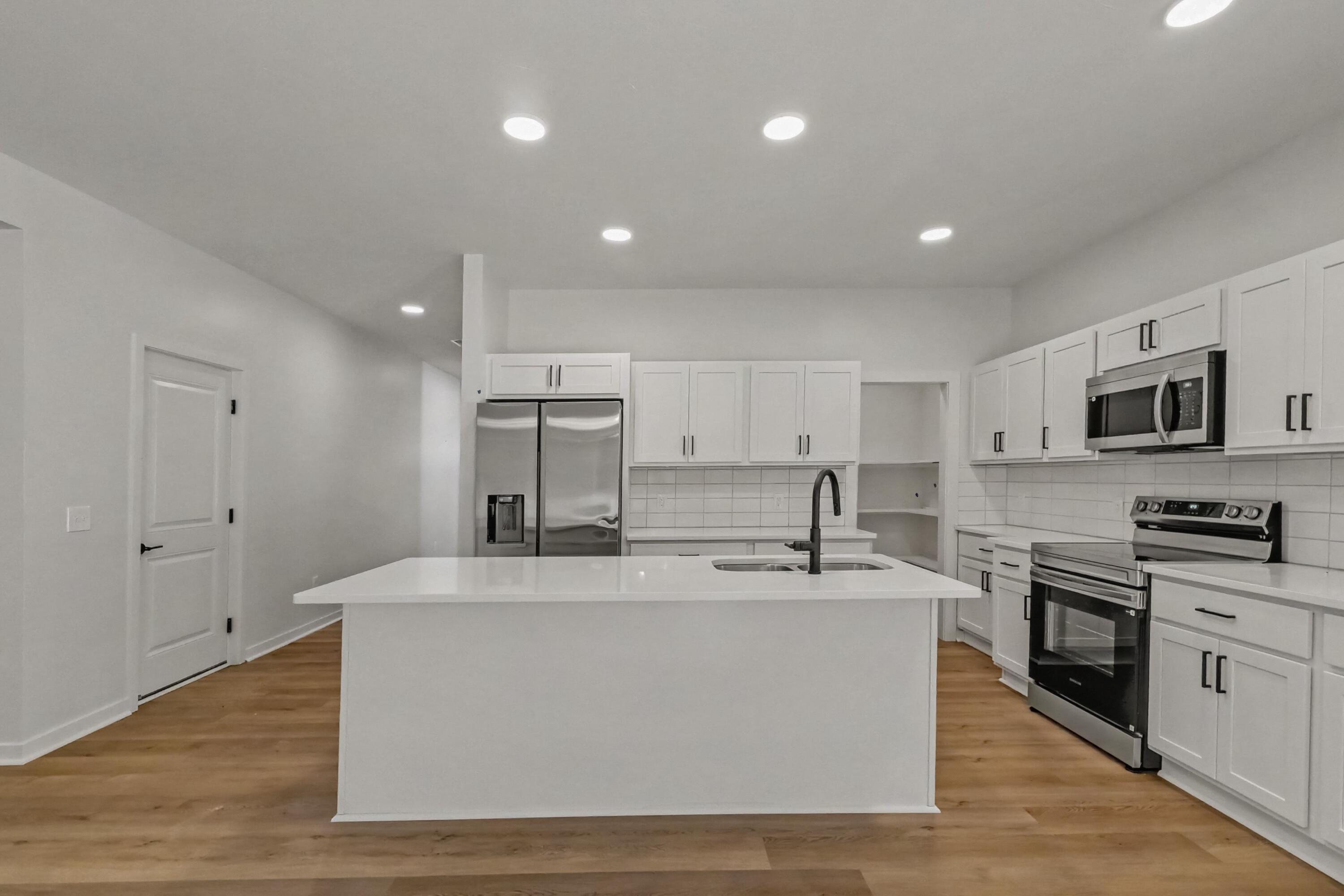 1480 West Valley Road Lansing, MI 48906 - Photo 3 of 23 009_file_6112