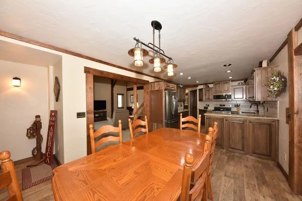 $619,900 | N1755 Sunset Lane, Auburn, WI 53010