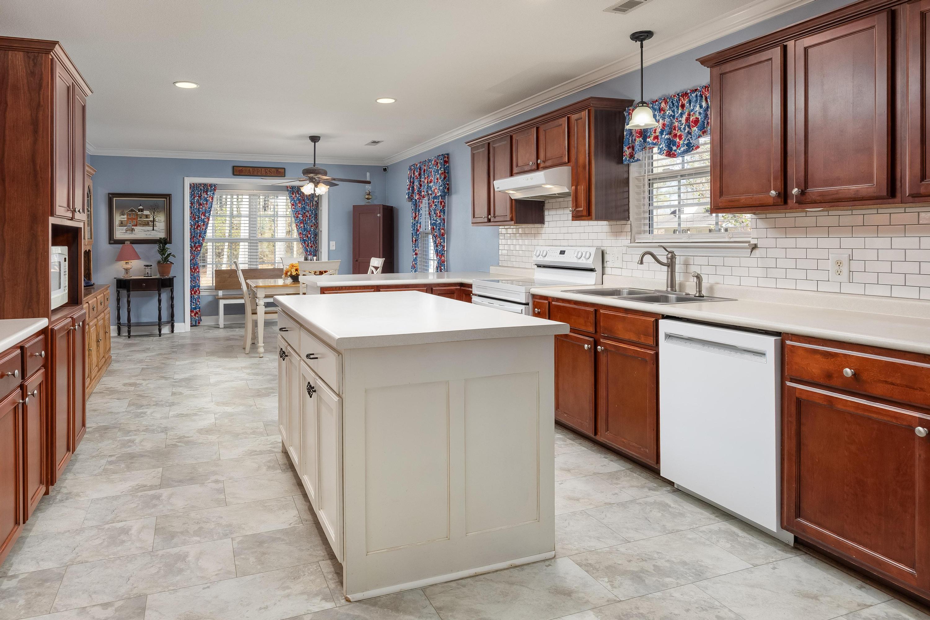 1938 Southeast Hunt Road Cleveland, TN 37323 - Photo 10 of 32 10