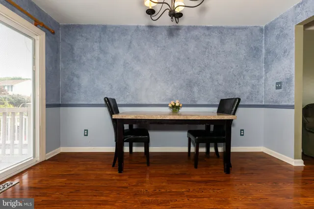 $2,350 | 6 Parkhill Place, Nottingham, MD 21236