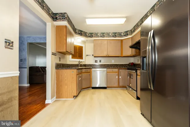 $2,350 | 6 Parkhill Place, Nottingham, MD 21236