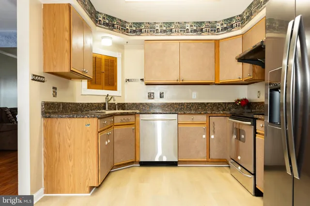 $2,350 | 6 Parkhill Place, Nottingham, MD 21236