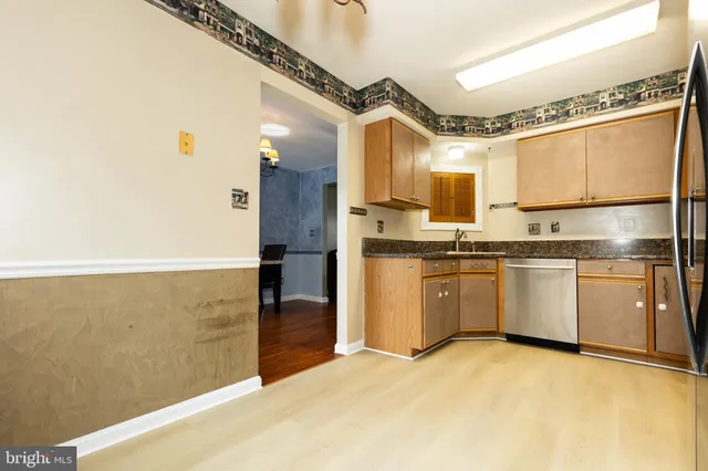 $2,350 | 6 Parkhill Place, Nottingham, MD 21236