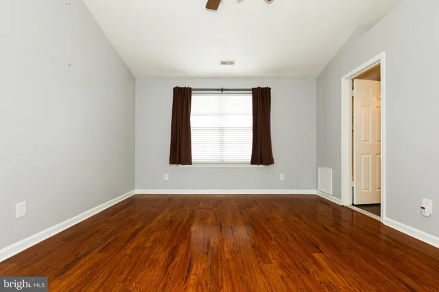 $2,350 | 6 Parkhill Place, Nottingham, MD 21236