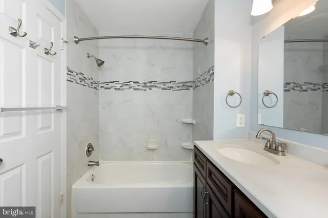 $2,350 | 6 Parkhill Place, Nottingham, MD 21236