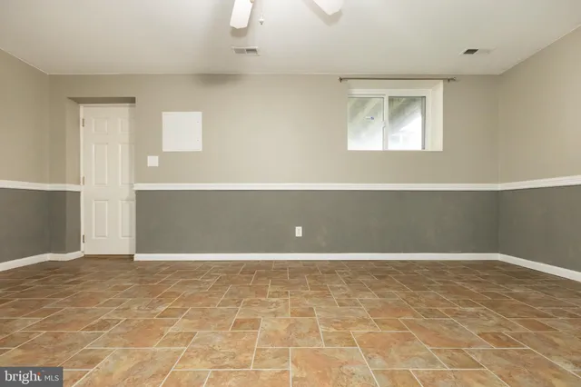 $2,350 | 6 Parkhill Place, Nottingham, MD 21236