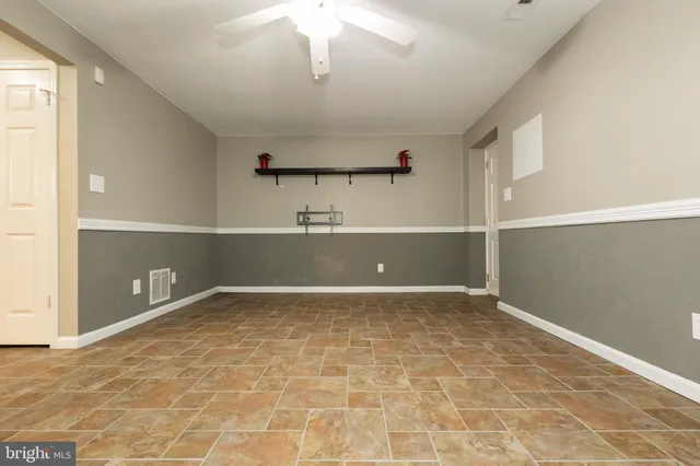 $2,350 | 6 Parkhill Place, Nottingham, MD 21236