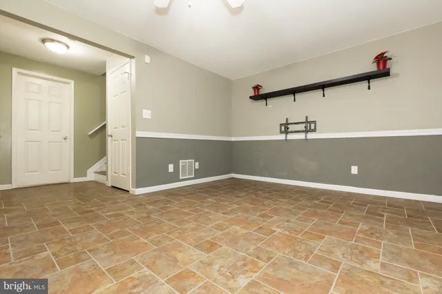 $2,350 | 6 Parkhill Place, Nottingham, MD 21236