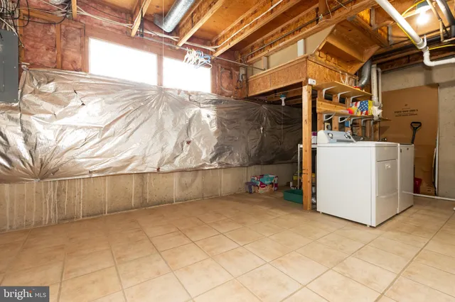 $2,350 | 6 Parkhill Place, Nottingham, MD 21236