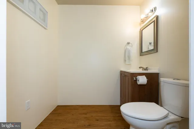 $2,350 | 6 Parkhill Place, Nottingham, MD 21236