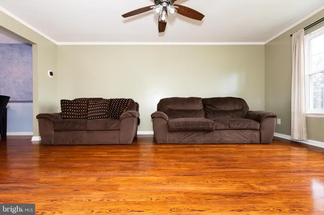 $2,350 | 6 Parkhill Place, Nottingham, MD 21236