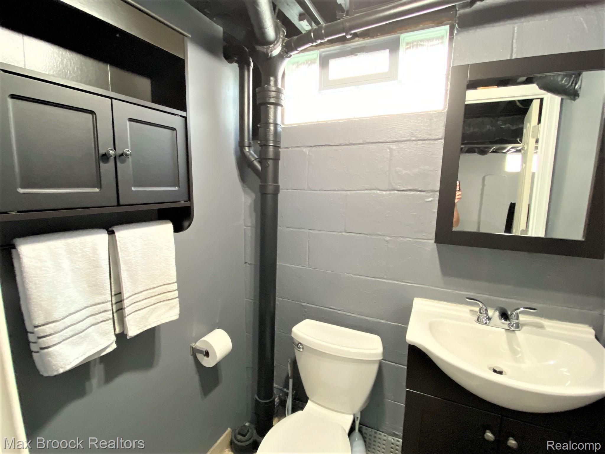 2056 Princeton Road Berkley, MI 48072 - Photo 25 of 27 Updated half bath