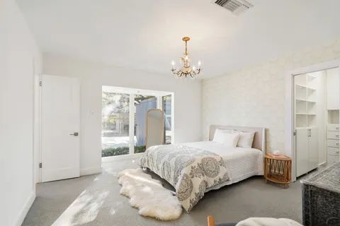 $1,350,000 | 7702 Woodway Drive, Houston, TX 77063