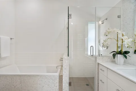 $1,350,000 | 7702 Woodway Drive, Houston, TX 77063