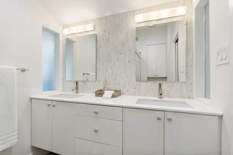 $1,350,000 | 7702 Woodway Drive, Houston, TX 77063