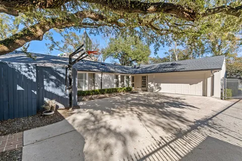 $1,350,000 | 7702 Woodway Drive, Houston, TX 77063