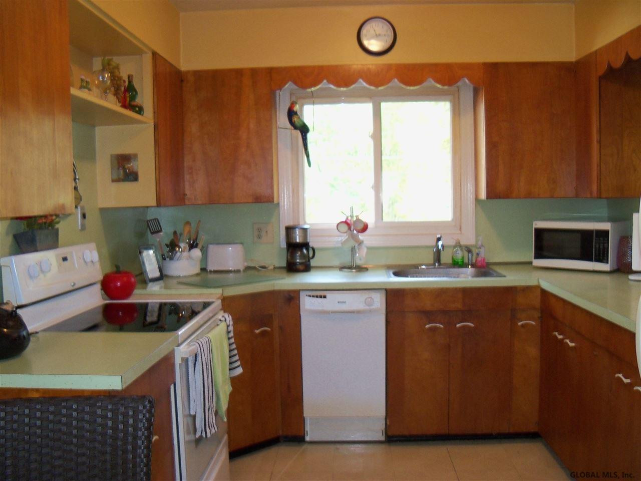 5 Wellington Road Bethlehem, NY 12054 - Photo 8 of 18 Photo 8
