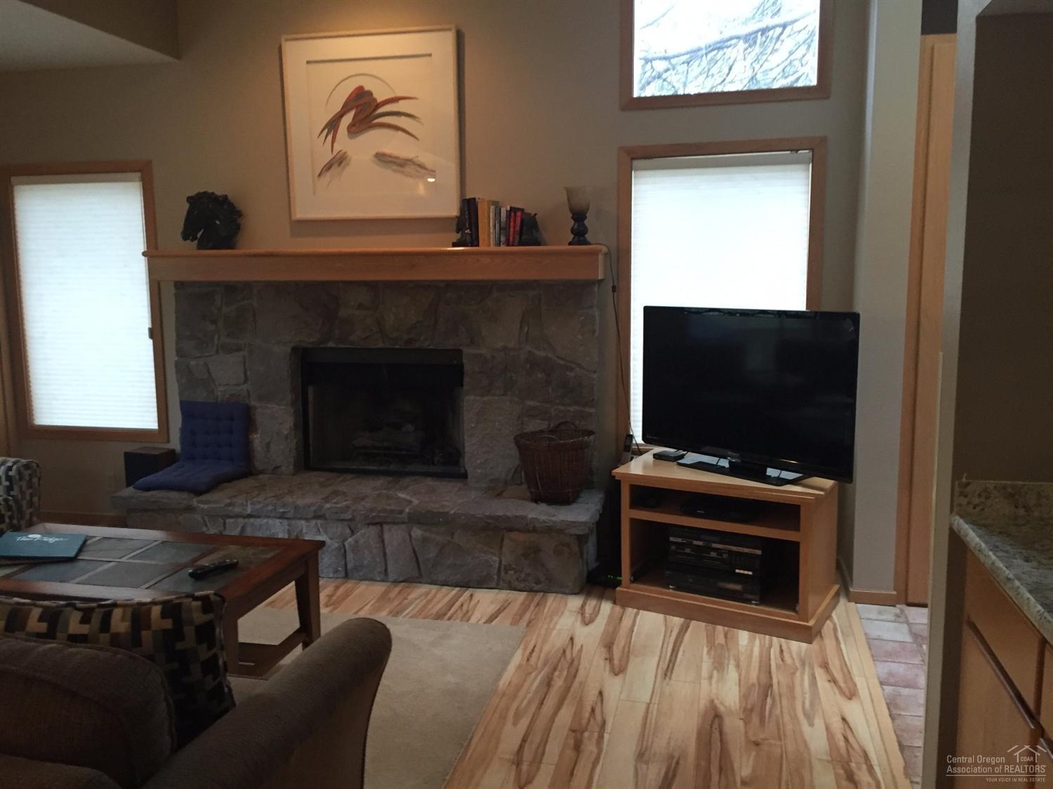57407 Beaver Ridge Loop, Unit 44D1 Sunriver, OR 97707 - Photo 1 of 15 Primary Photo