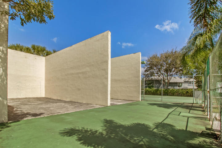 5047 Pointe Emerald Lane Boca Raton, FL 33431 - Photo 12 of 37 Fairfield At Boca Raton Raquetball
