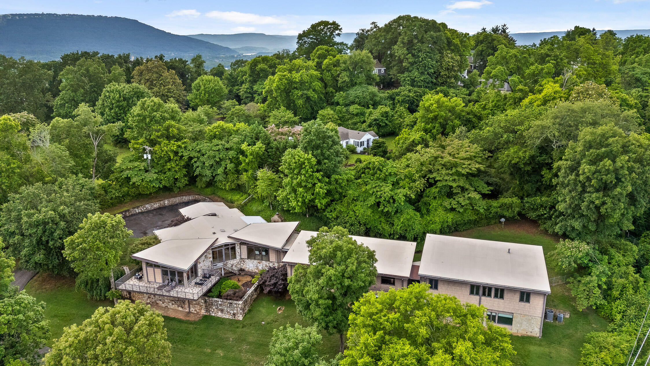 702 South Crest Road Chattanooga, TN 37404 - Photo 105 of 112 161-S Crest-161