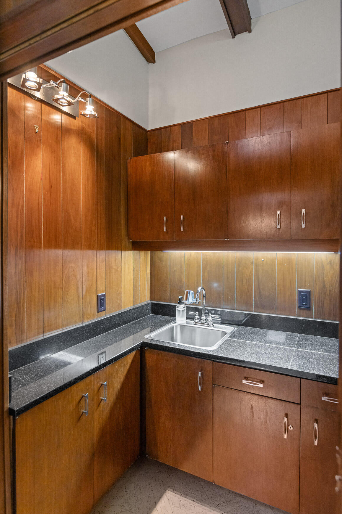 702 South Crest Road Chattanooga, TN 37404 - Photo 20 of 112 034-S Crest-34