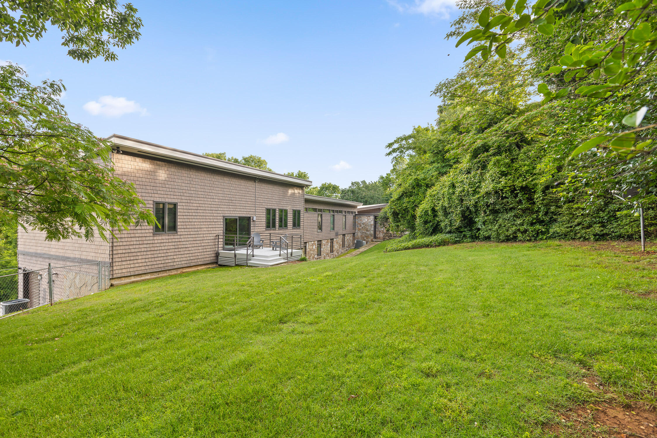 702 South Crest Road Chattanooga, TN 37404 - Photo 98 of 112 115-S Crest-115