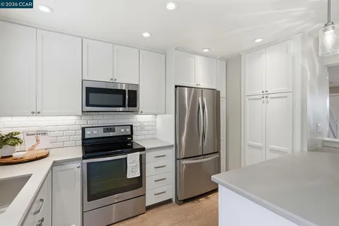 $685,000 | 30 Miramonte Drive, Moraga, CA 94556