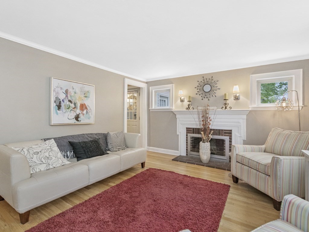 65 Brightwood Road Waltham, MA 02453 - Photo 4 of 42