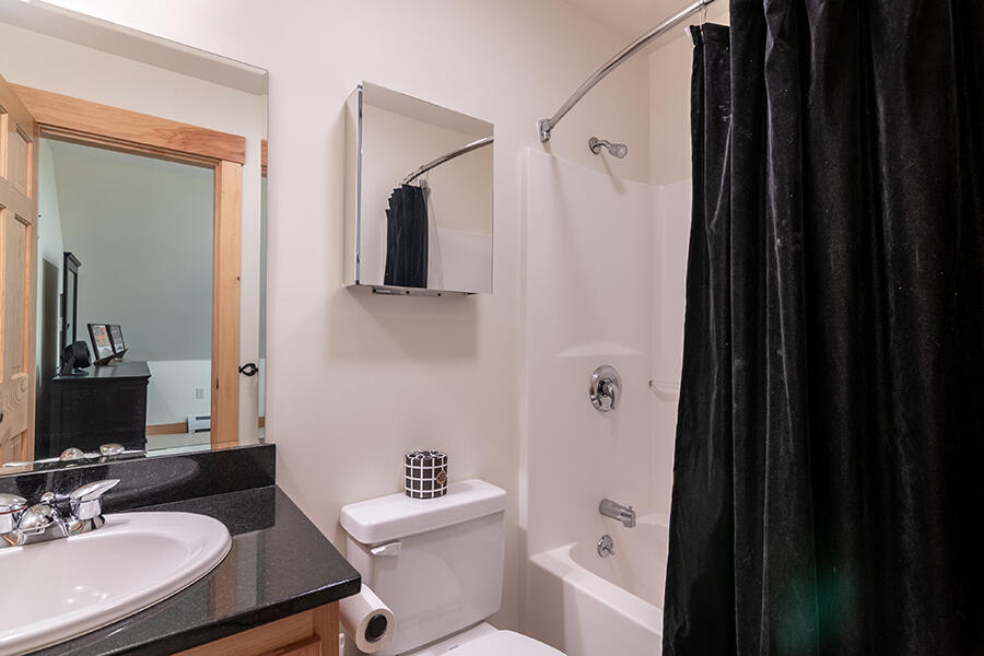 7022 Hardwood Ridge Road, Unit 7022 Kingfield, ME 04947 - Photo 27 of 31 Master Bath
