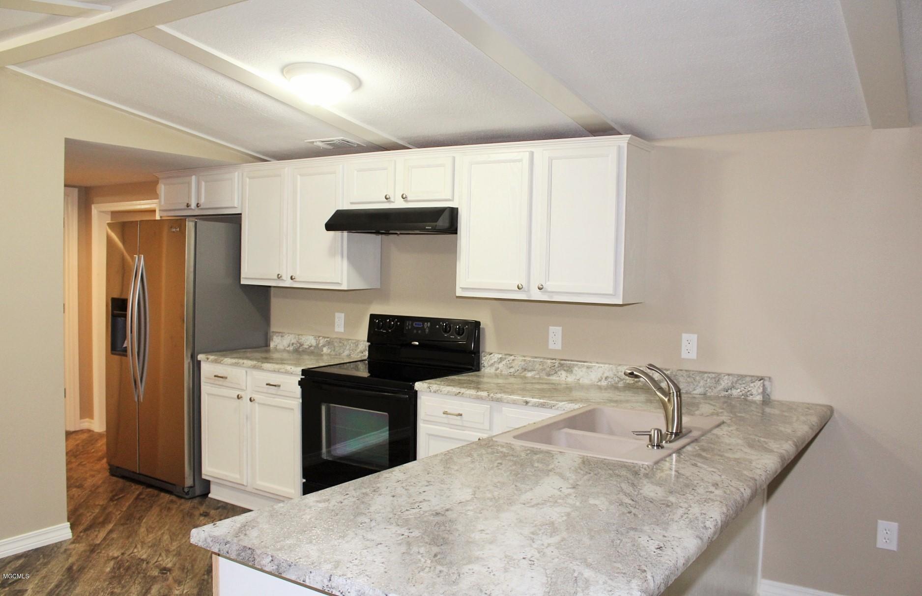 212 Charles Gunter Road Lucedale, MS 39452 - Photo 8 of 26 Kitchen